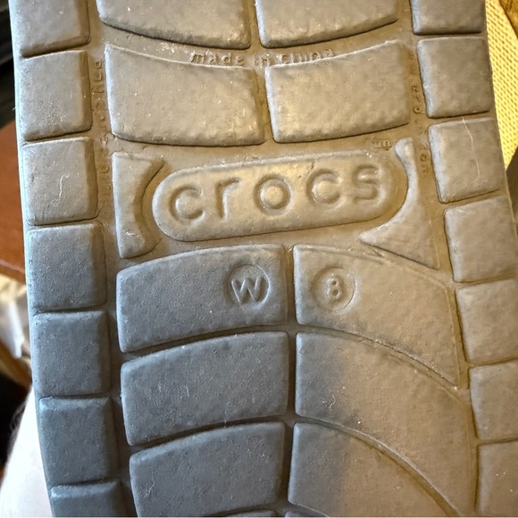 Crocs Elastic Strap Sandals Size 8 - Picture 3 of 5